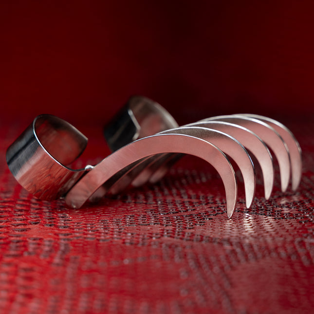 The Bear Claw by Kink