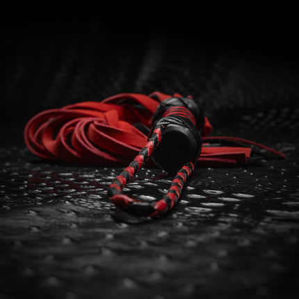 Close Quarters 18" Flogger By Kink
