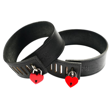 Flat Leather Collar with Lock by Kink - Bondage Toys