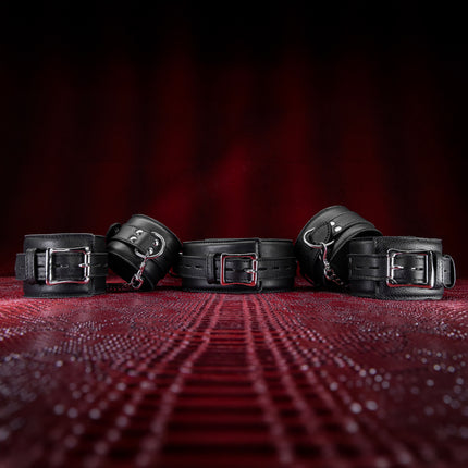 Five Piece Signature Leather Set by Kink