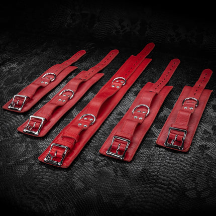 Five Piece Signature Leather Set by Kink