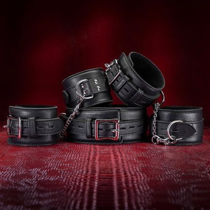 Five Piece Signature Leather Set by Kink