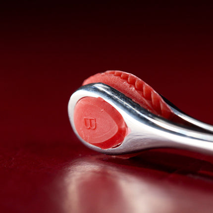 Detail of silicone grip pad tip on Forceps by KINK