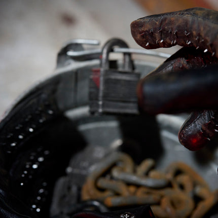 Vampire Gloves by KINK