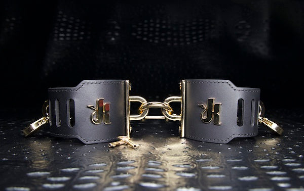 <a href="/collections/bondage-cuffs-collars-deals" title="Leather Gear Deals">Leather Gear Deals</a>