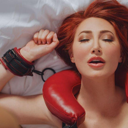 Sportsheets Saffron Adjustable Thigh Sling Position Support Red/Black - Bondage Toys